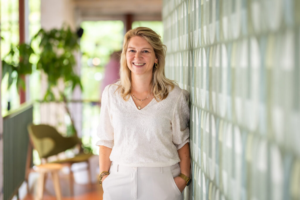 Ilse Huijbregts Nouws - Forwarding Manager